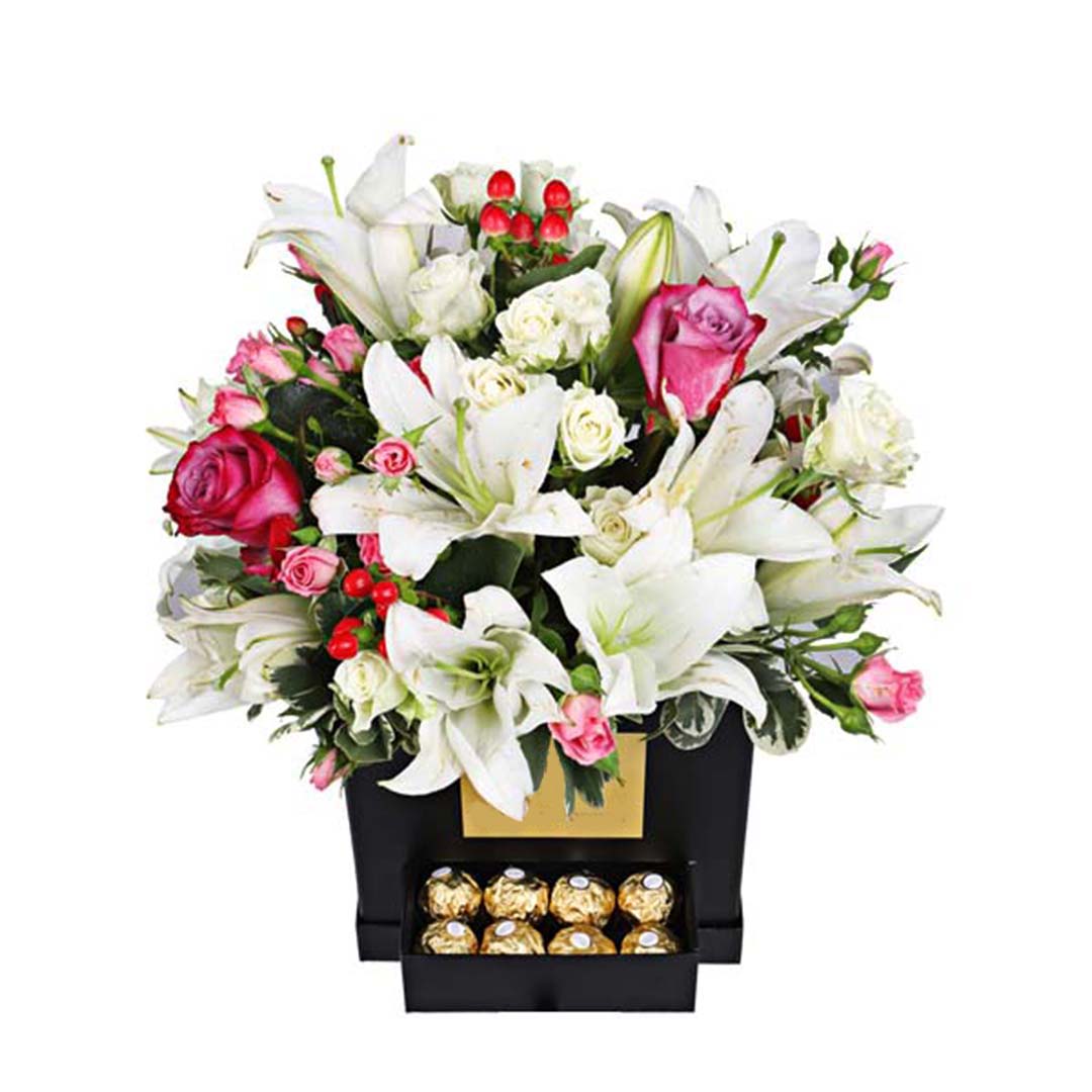 Fresh Flowers Combo Delivery Online Flowers,Cakes & More in Dubai,UAE Green Art Factory