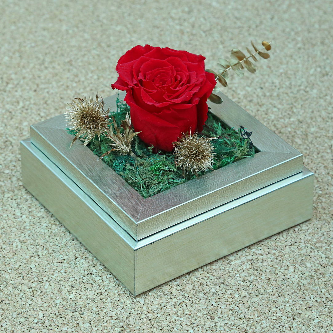 Luxury Real LongLasting Red Rose Valentine flowers delivery in dubai