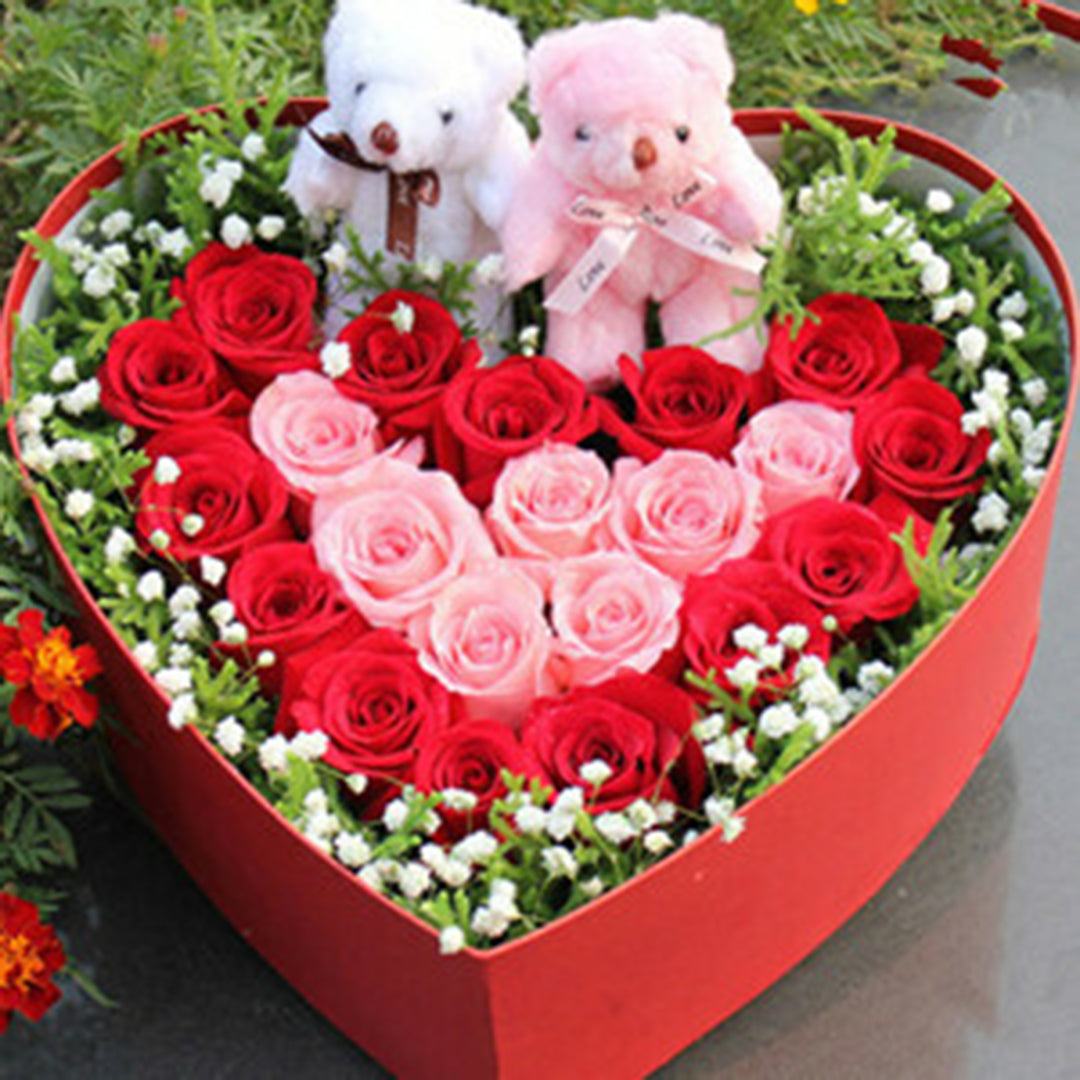 Fresh Flowers Combo Delivery Online Flowers,Cakes & More in Dubai,UAE Green Art Factory