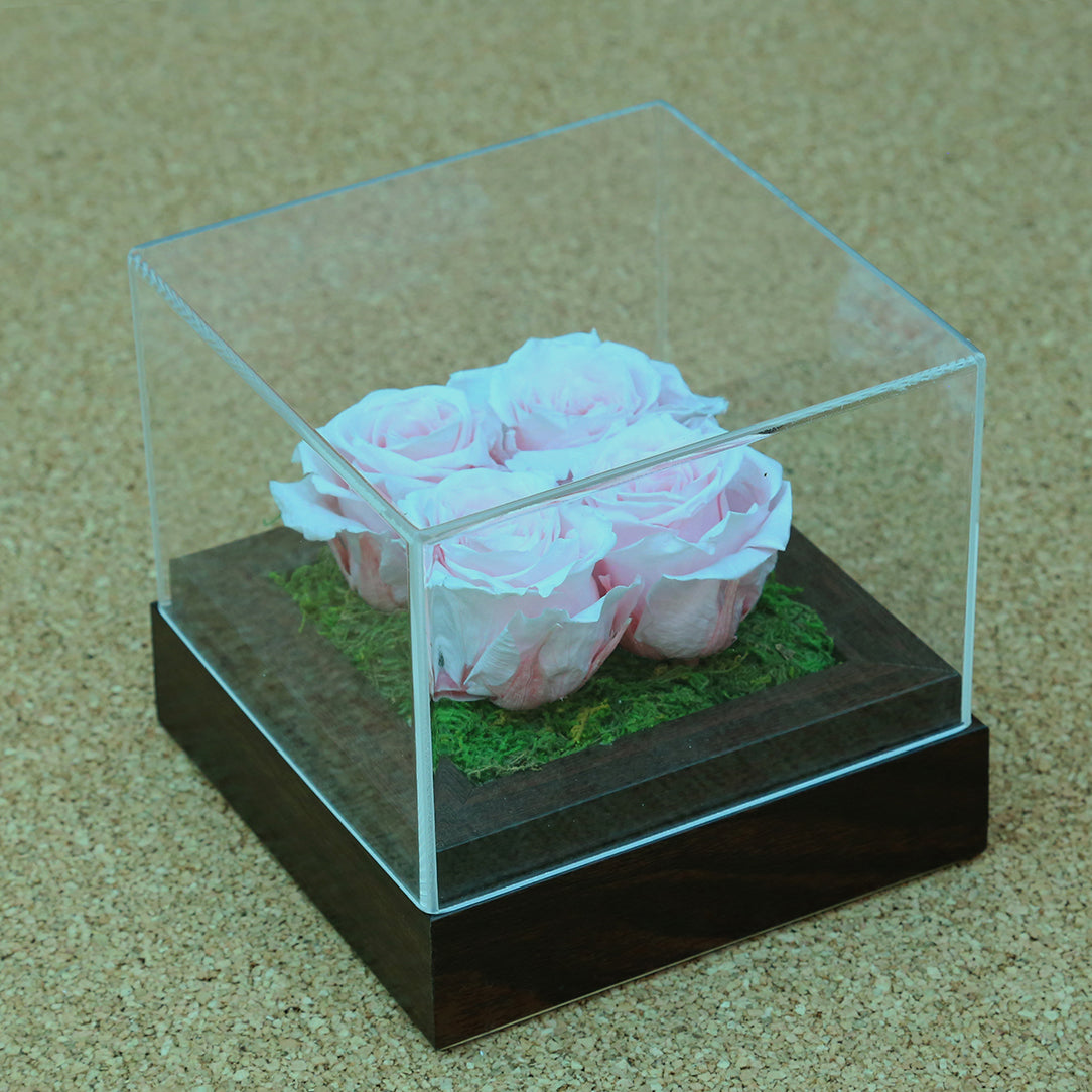 Valentine's-flowers, valentine-roses, valentine-gifts, valentine-online-flowers, flower-shop-for-buy-valentine-flowers, flower-shop-near-me, flower-shop-in-Dubai, flower-shop-in-Abu-Dhabi, valentine's-day-flowers-Dubai, 